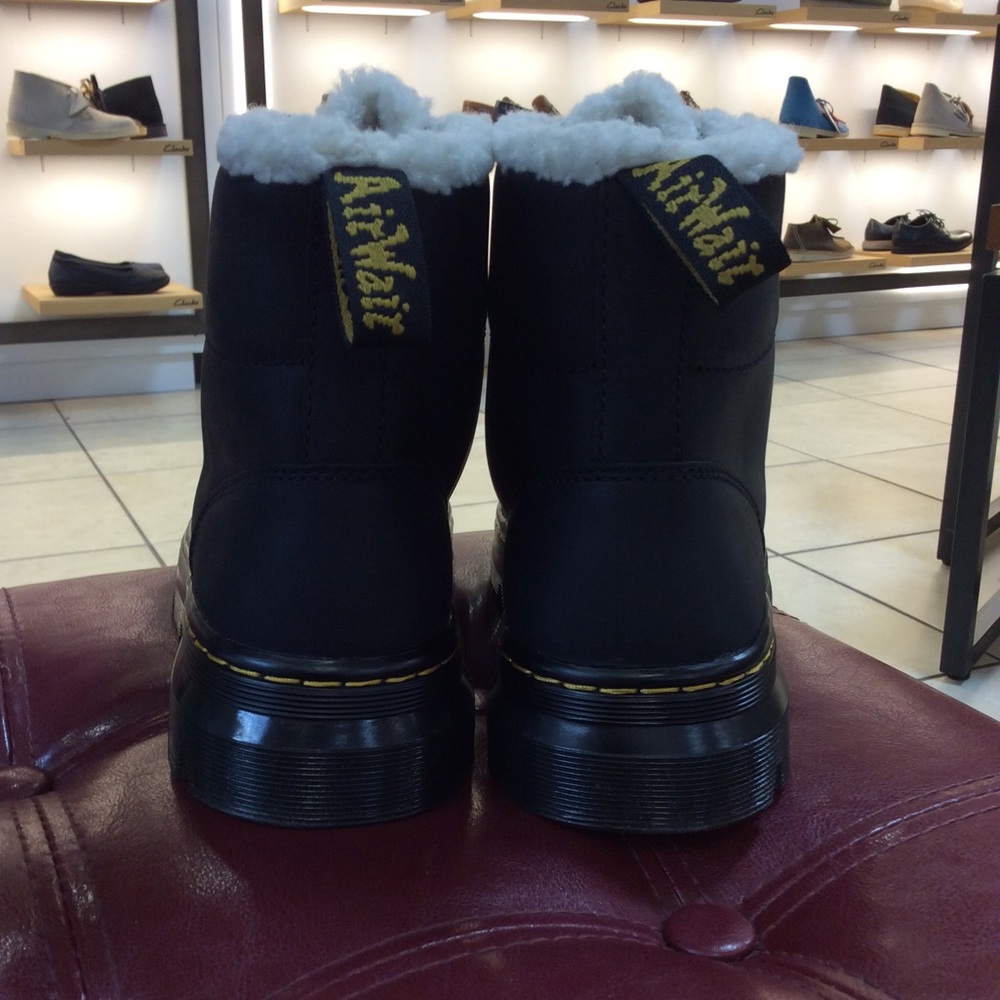 *NEW* Dr. Martens Combs W (27120001) - Picture 5 of 8